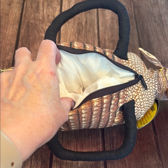NWT Vintage 1996 Accoutrements Funky Armadillo Handbag - Picture 5 of 7